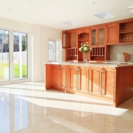 Marigold Villa Harrow Esterno foto